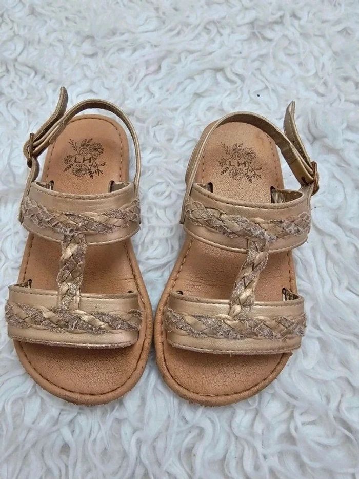 Sandales dorées taille 26