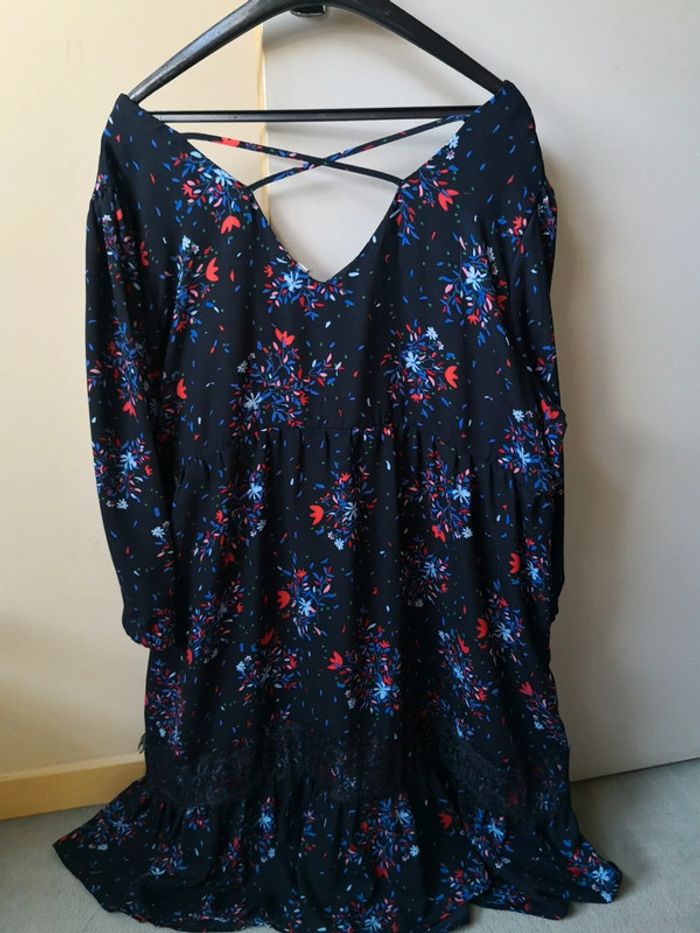 Robe bleue à fleurs - photo numéro 2