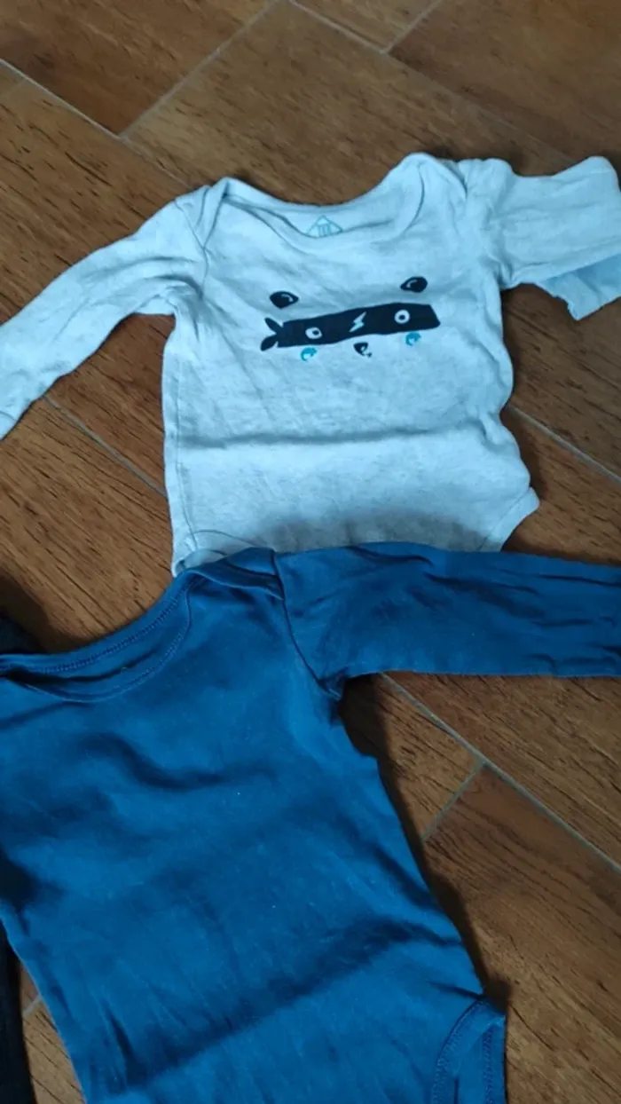 đ 3 bodies taille 12 mois đ - photo numĂ©ro 4