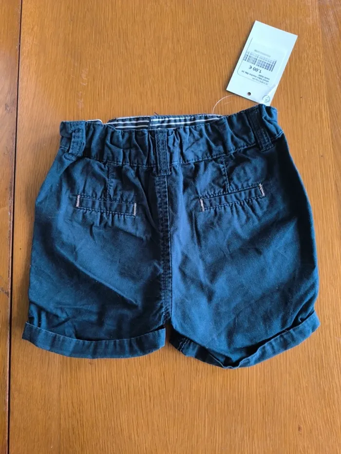 318760 short bleu marine fille 24 mois kiabi - photo numéro 2