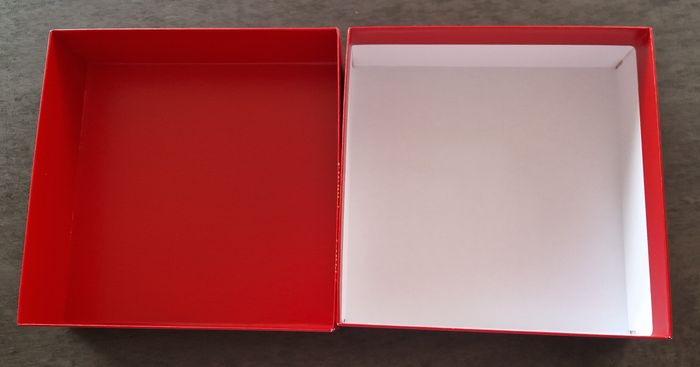 Boîte Giorgio Armani - NEUVE - photo numéro 4