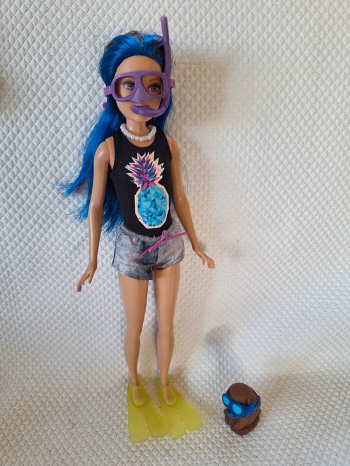 Poupée barbie skipper plongeuse et son chien