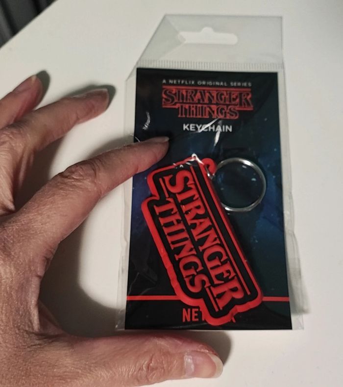 Porte-clé stranger things neuf - photo numéro 3