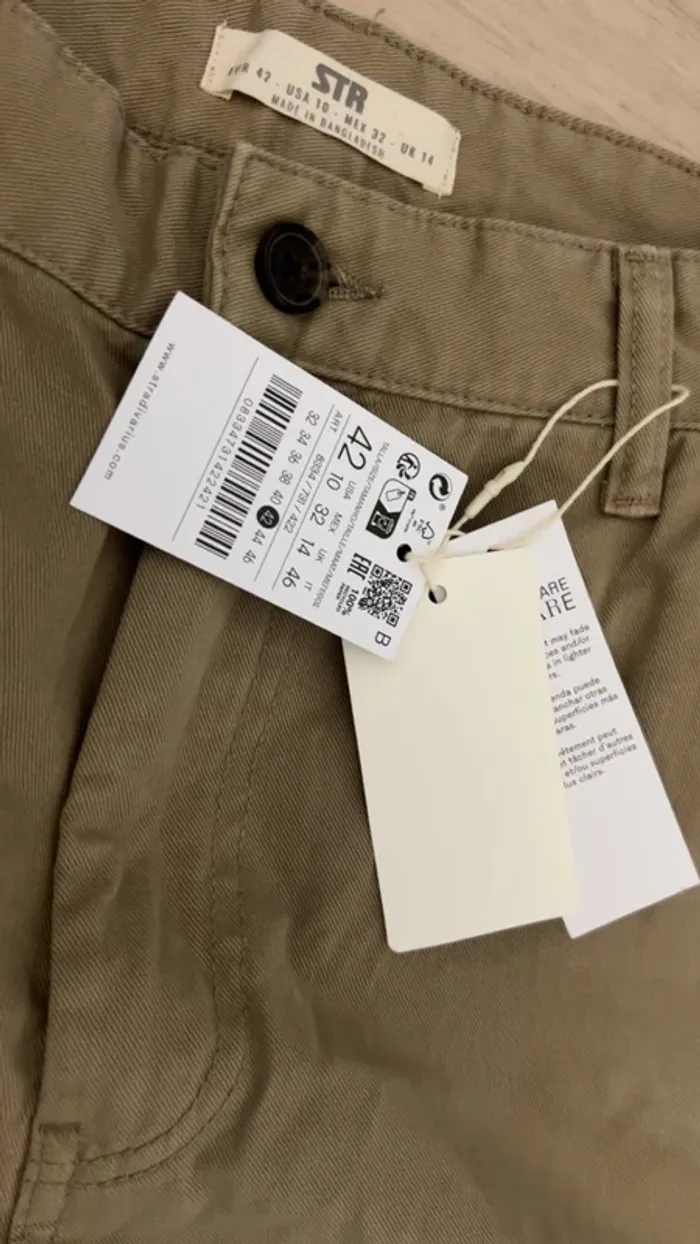 Cargo stradivarius beige taille 42 neuf avec étiquette - photo numéro 2