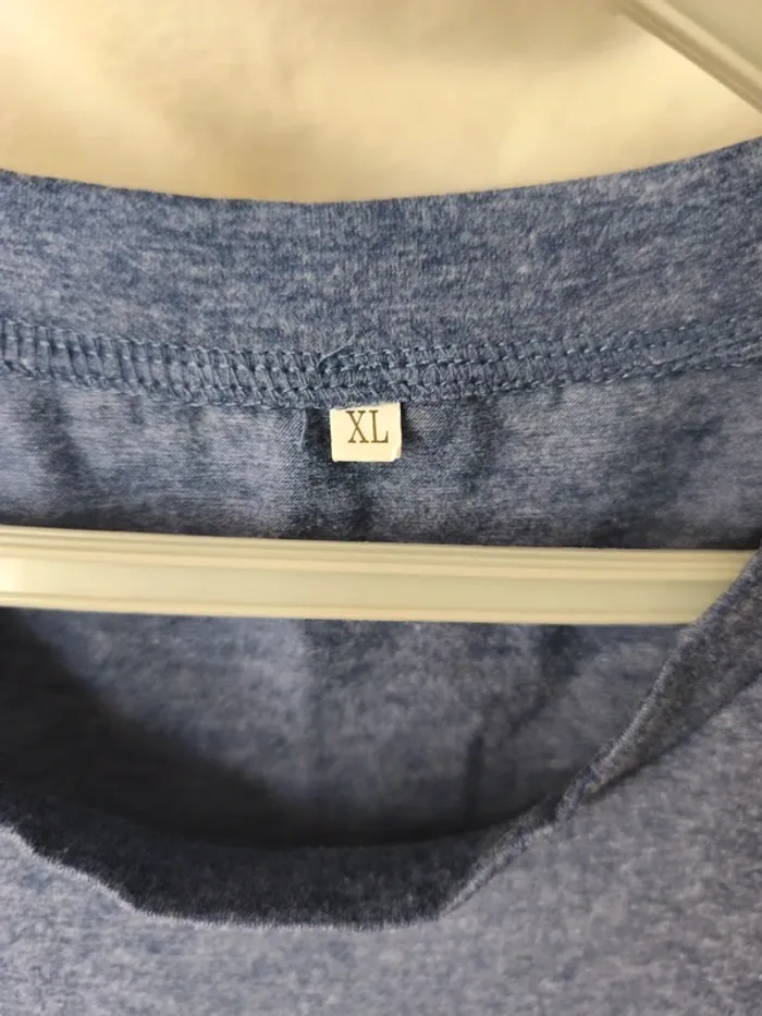 T-shirt bleu cœur - taille XL - photo numéro 2