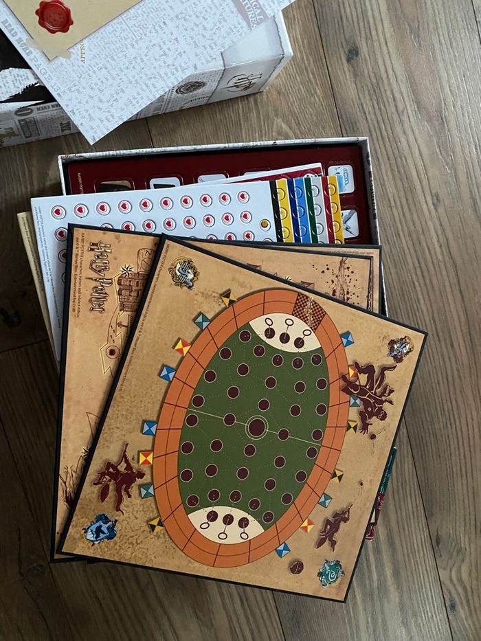 Jeu de société Une année a poudlard Harry Potter - photo numéro 2
