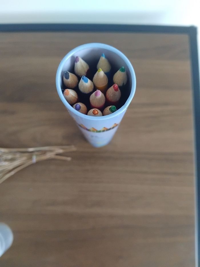 12 crayons de couleur - photo numéro 3