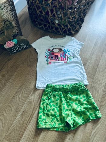 Joli ensemble été short&tshirt taille 3-4ans neuf