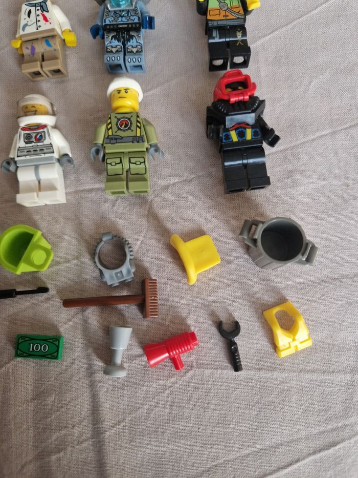Lot figurines lego + accessoires (4) - photo numéro 5