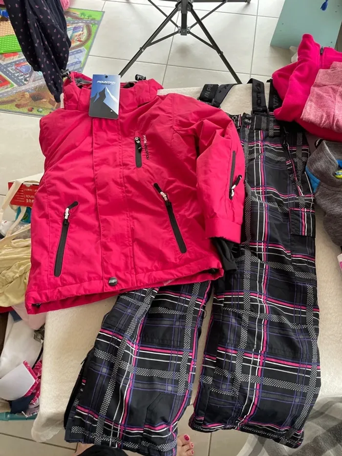 Ensemble ski peak mountain 6 ans neuf