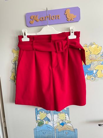 Short rouge avec ceinture, taille 34, marque Cache Cache 