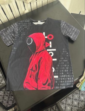 T-shirt squid game 11/12 ans très bon état 