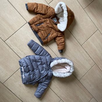 Lot manteaux Okaidi jumeaux mixte 12 mois