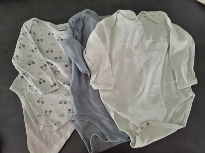 lot de 3 bodies 23 mois