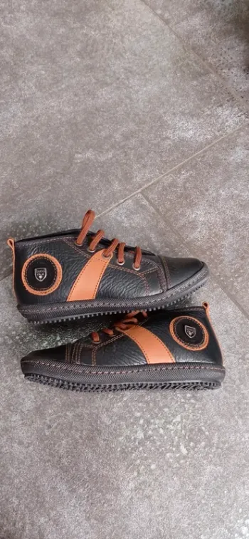 Chaussures garçon neuves