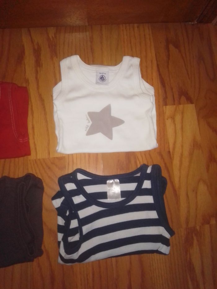 Lot bodies 6/9 mois Petit Bateau, Absorba, H&M - photo numéro 3