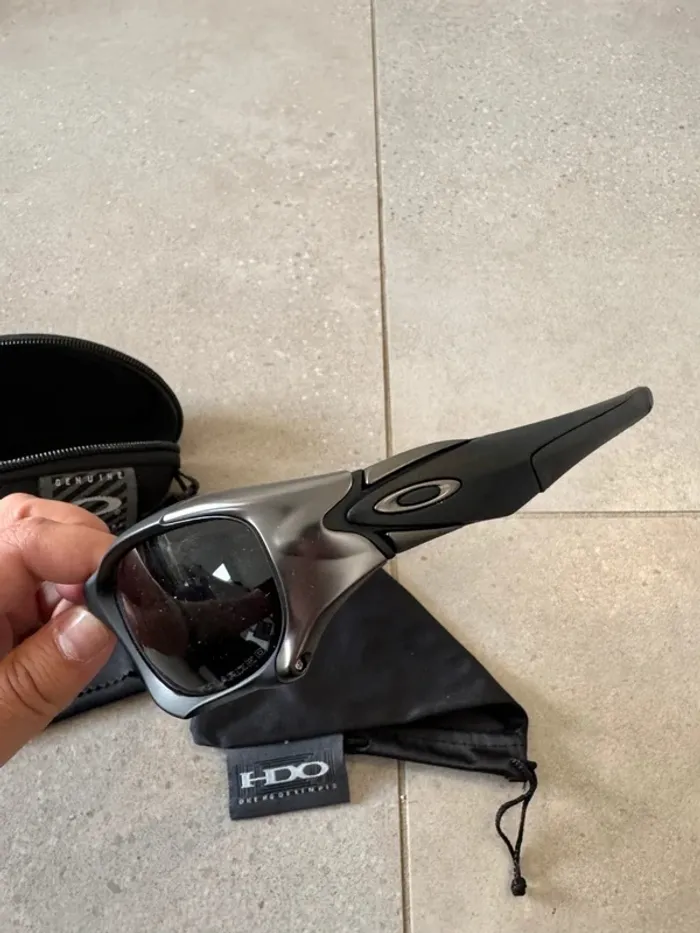 Lunettes de soleil Oakley Pit boss II, très bon état, - photo numéro 3