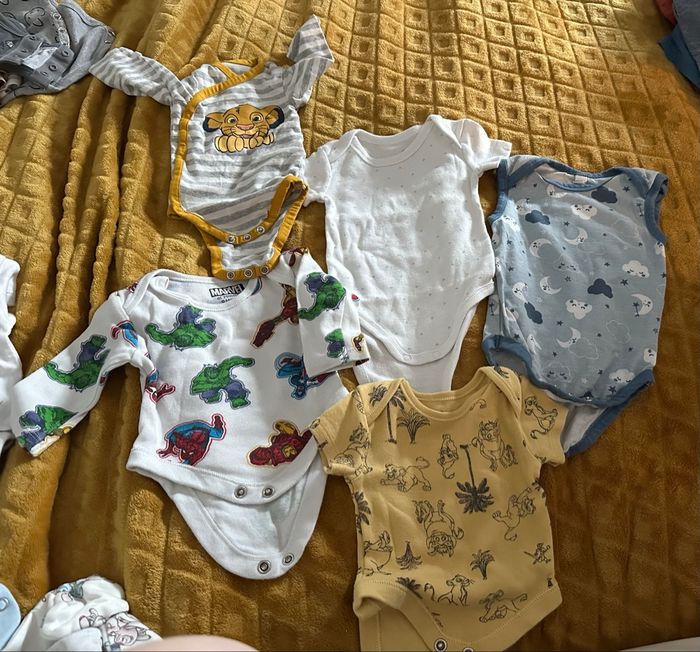 Lots bodies bébé