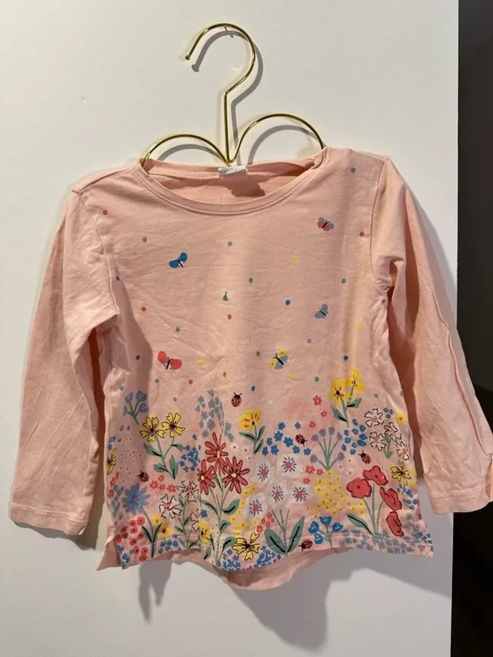 Tee shirt manches longues rose pale avec fleurs h&m 18-24 mois