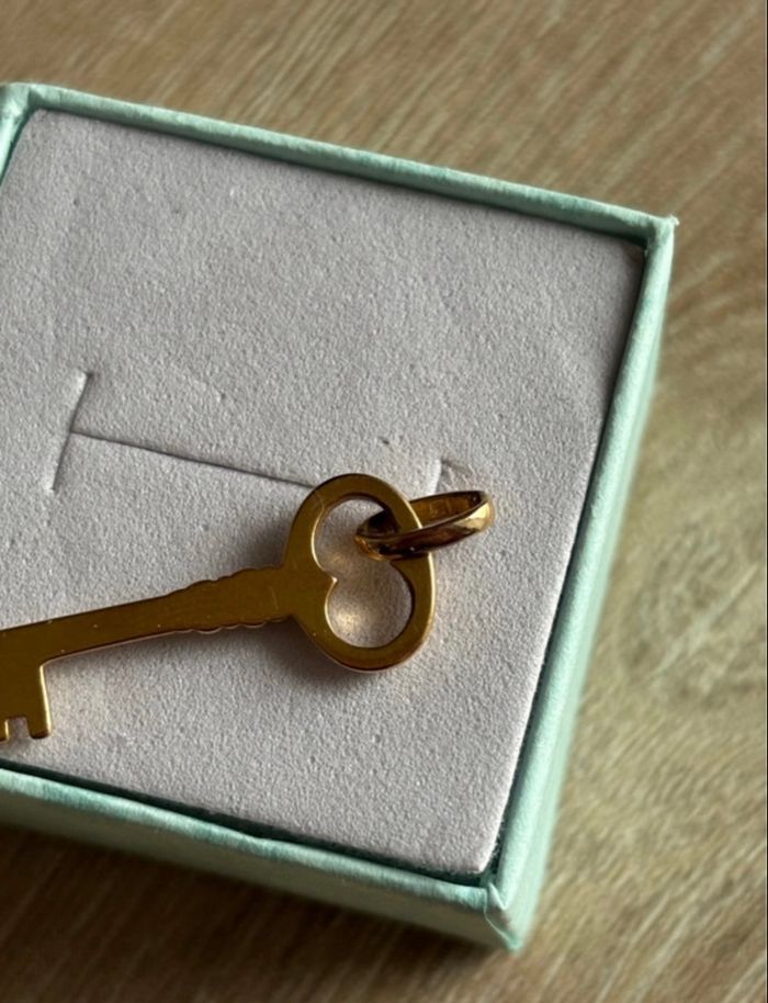 Pendentif clé en plaqué or - photo numéro 3
