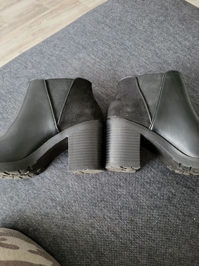 Bottines noires. - photo numéro 3