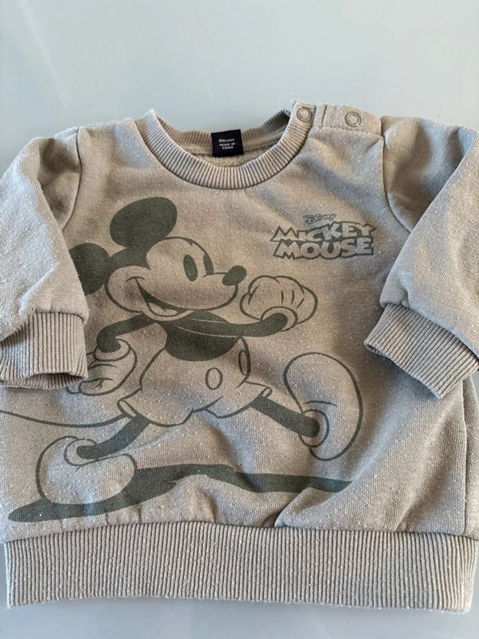 Pull kaki Mickey