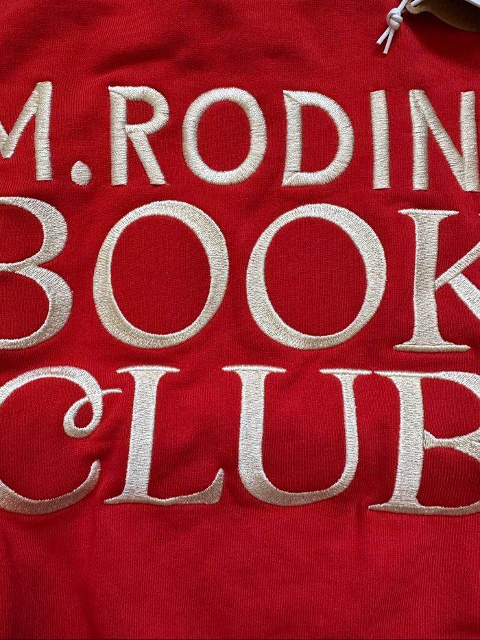 Pull sweat rouge brodé mini rodini 3/5 ans neuf - photo numéro 2