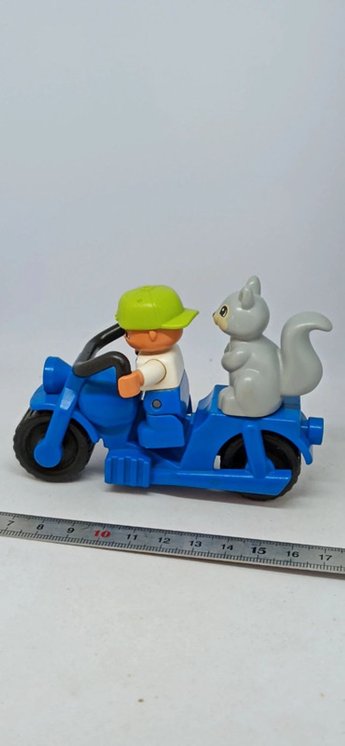 Moto avec enfant et écureuil lego duplo - photo numéro 4