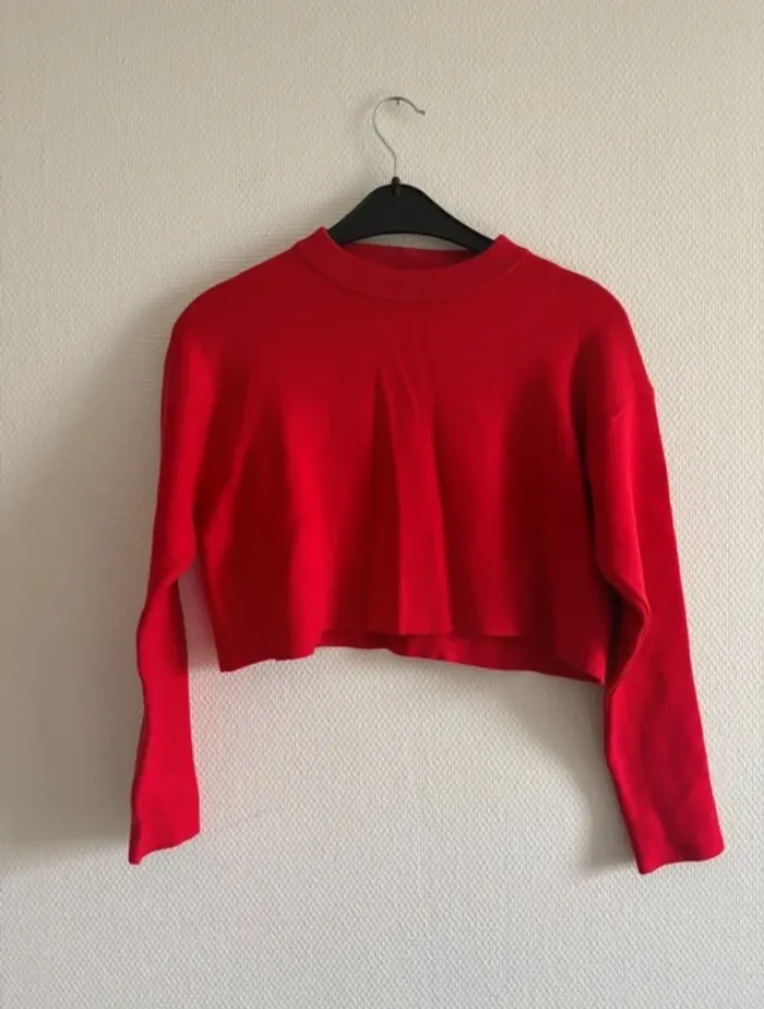 Pull rouge col montant