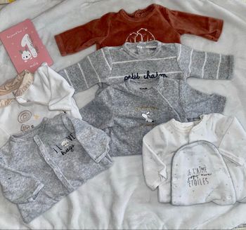 Lot pyjamas 1 mois