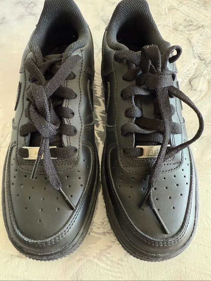 👟 Nike Air Force 1 noires – Pointure 36,5 - photo numéro 9