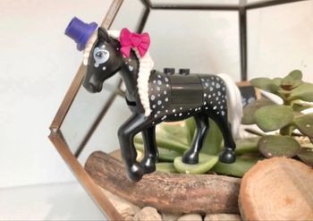 Lego Friends, Animaux : cheval noir tacheté de blanc crinière longue, prêt pour le spectacle - NEUF