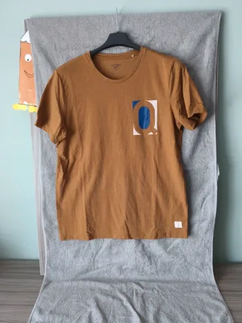 Tee shirt