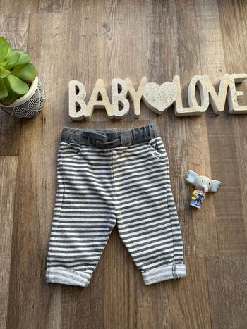 - Pantalon Tape à l’œil       - 9 mois - Très bon état 