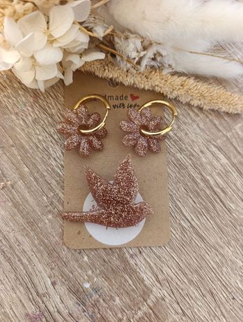 Lot Boucles d'oreilles et broche