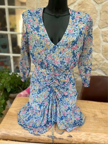 Robe Zara taille M 38 bleu rose à fleurs été voilage légère