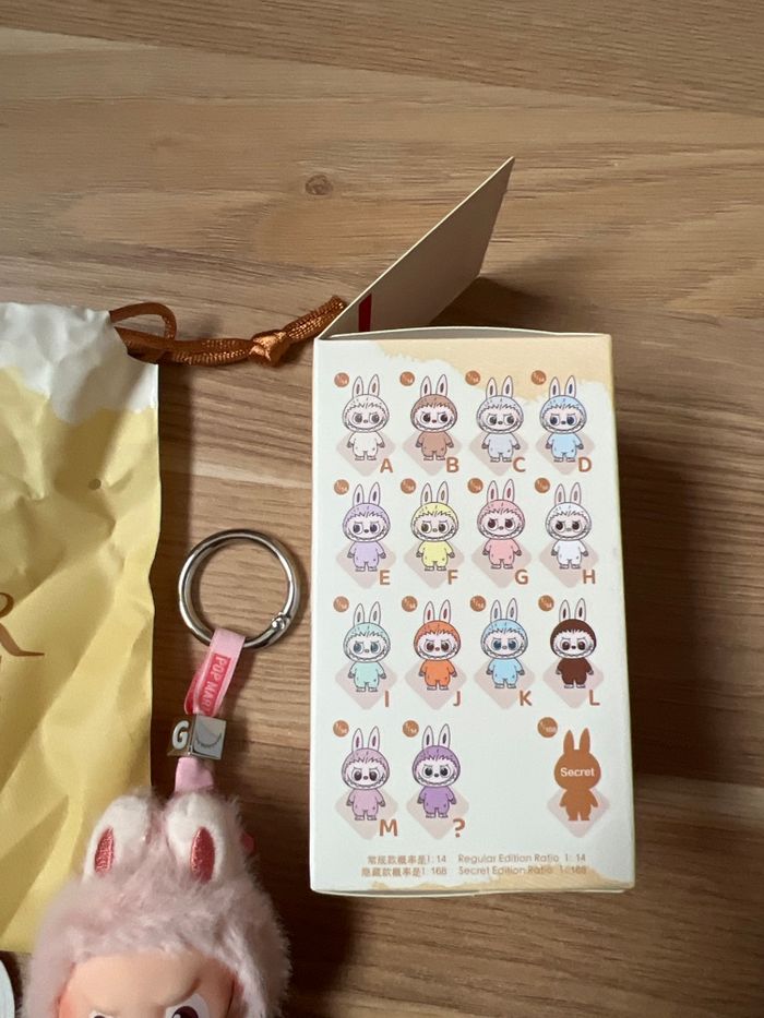 Labubu Pin for Love G - photo numéro 3