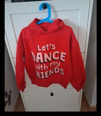 Sweat rouge à capuche fille 10 ans