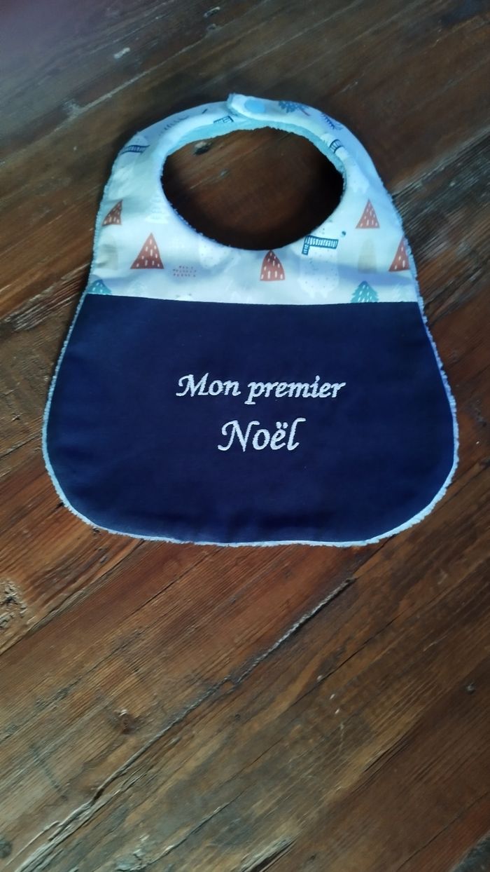 Bavoir Mon premier Noël brodé 0-6. mois - photo numéro 3