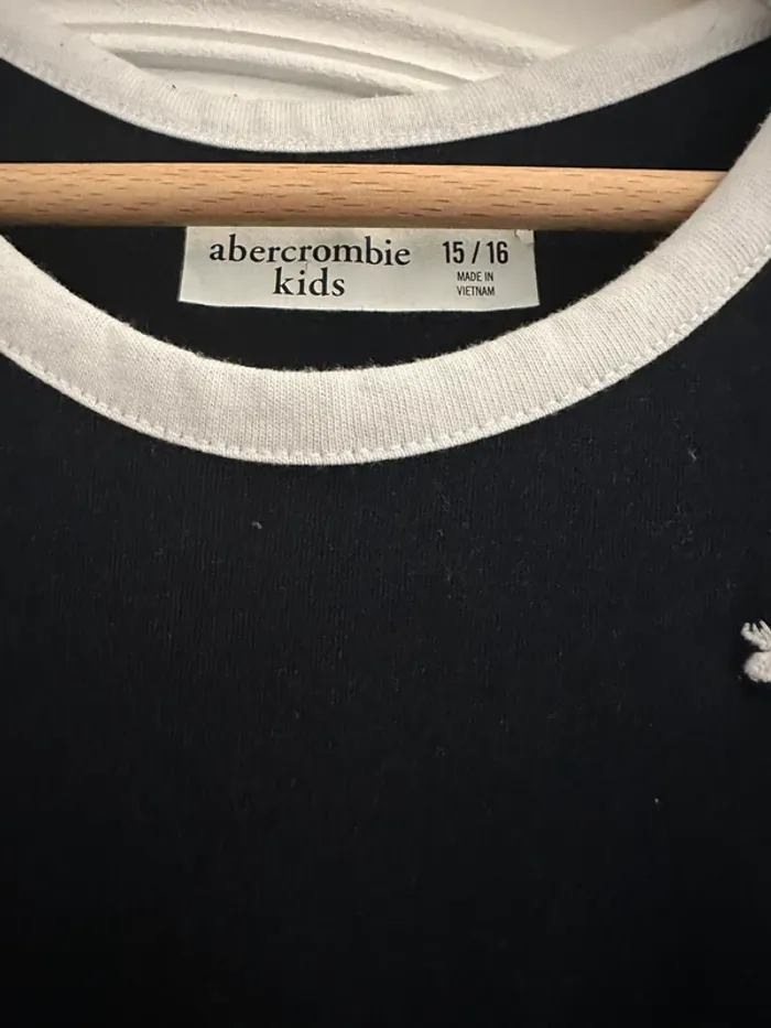 T-shirt 👕 Abercrombie Kids taille 16 ans - photo numéro 3