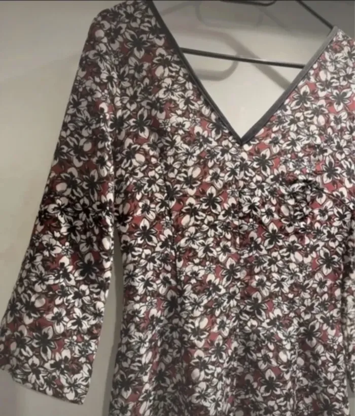 Robe fleurie Réserved – taille 34- Neuve - photo numéro 2