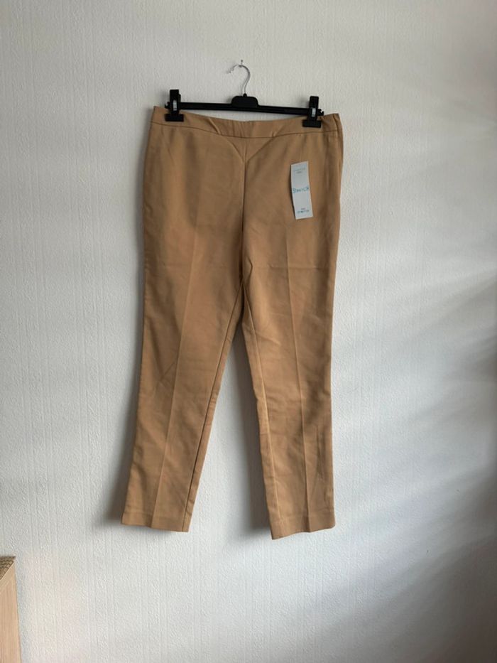 Pantalon 7/8 taille 42 neuf