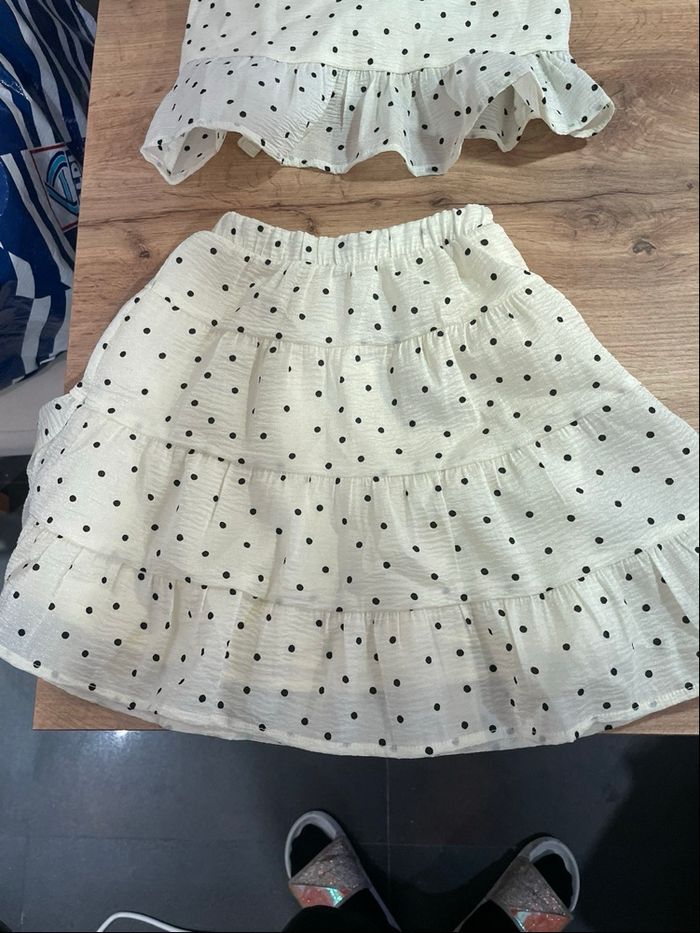 Ensemble t-shirt + jupe blanche à point noir H&M 110cm - photo numéro 4