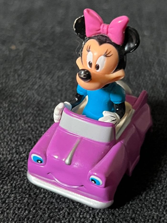 Minnie figurine