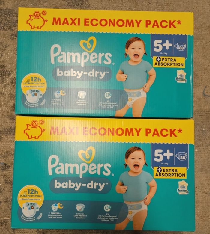2 cartons de couches Pampers taille 5+