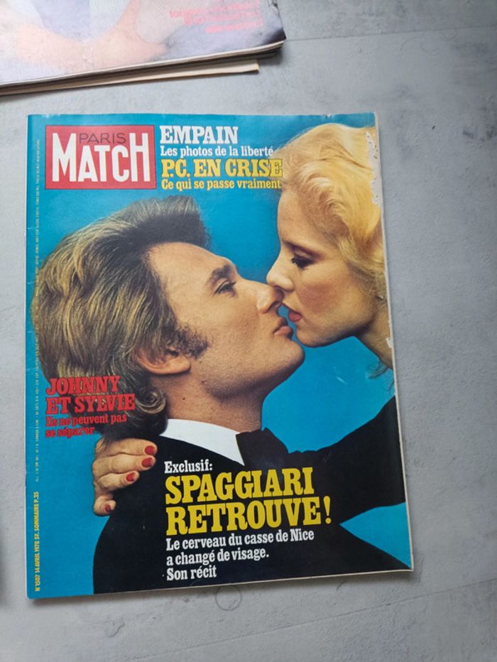 Lot Paris Match couverture Johnny. - photo numéro 3
