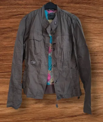 🧥 Veste kaki – Marque ONLY – Taille M