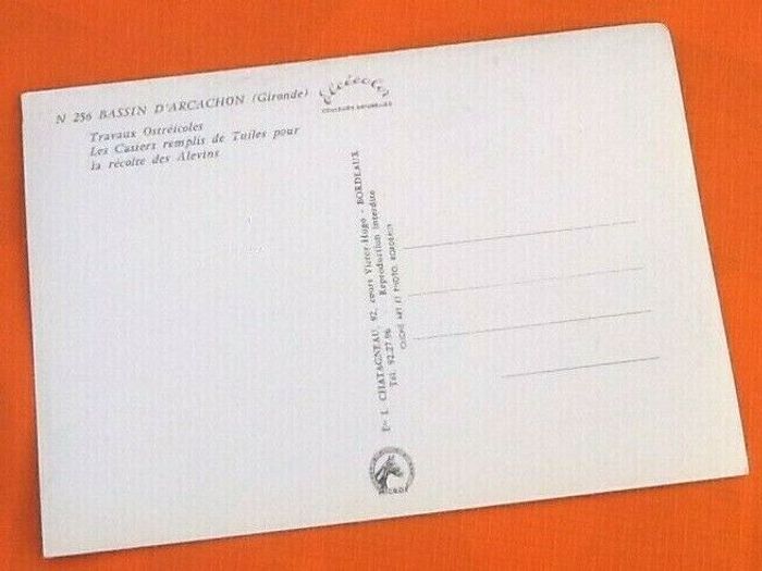 Carte postale Arcachon (Gironde) Travaux Ostréicoles Les casiers remplis de tuiles pour la récolte - photo numéro 2