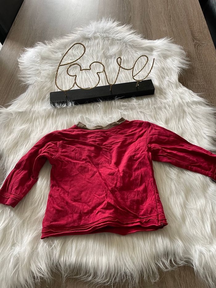 Très beau pull fin réversible rouge et gris 🥰 taille 18-24 mois Pas d’étiquette - photo numéro 2