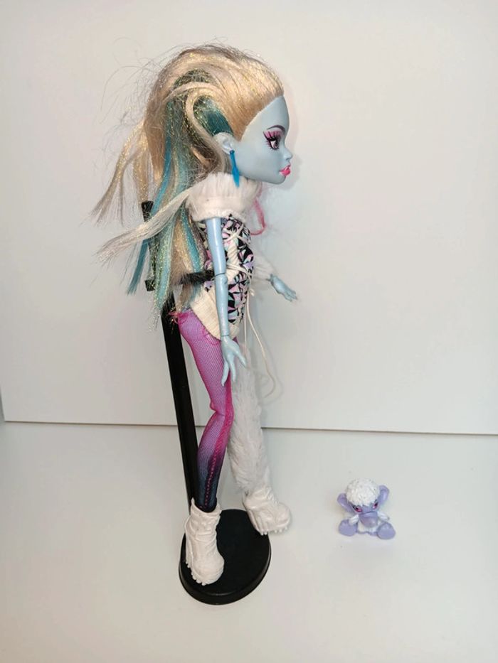 Poupée Monster High Abbey Bominable First édition avec sa figurine - photo numéro 5